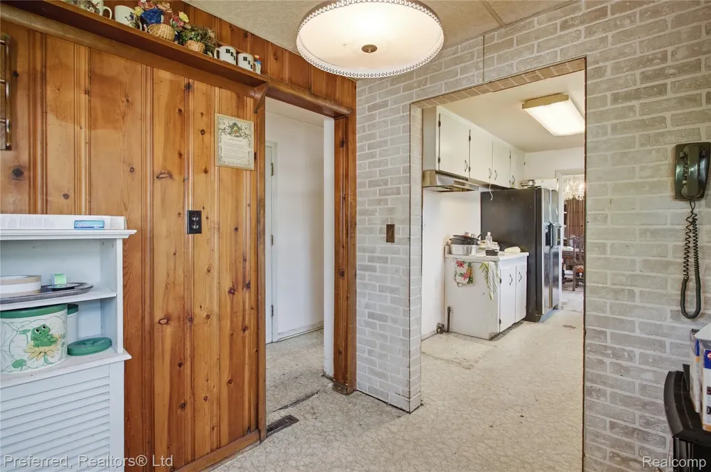 860 Palmer Street Plymouth City MI 48170