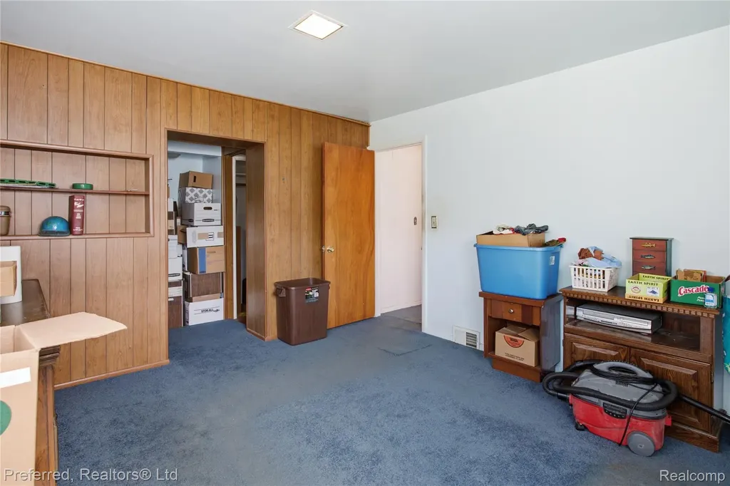 860 Palmer Street Plymouth City MI 48170
