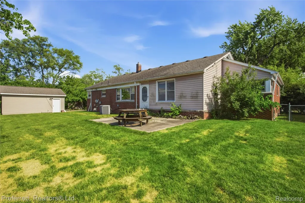 860 Palmer Street Plymouth City MI 48170