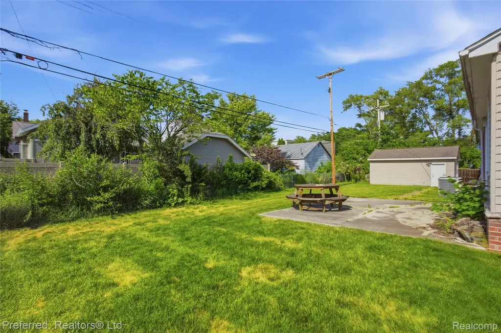 860 Palmer Street Plymouth City MI 48170