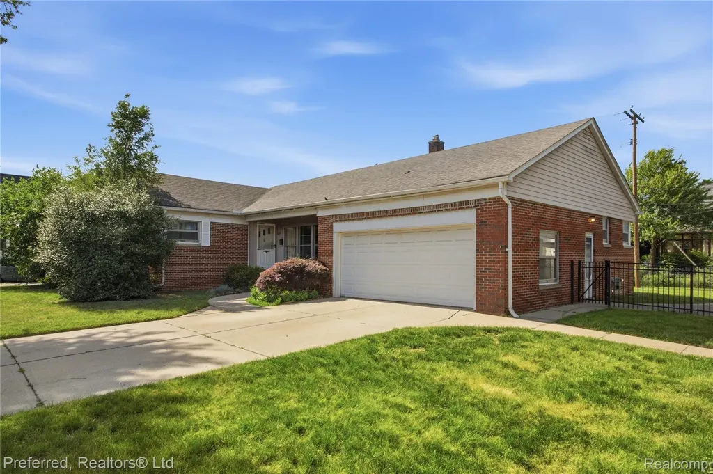 860 Palmer Street Plymouth City MI 48170