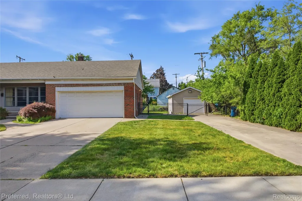 860 Palmer Street Plymouth City MI 48170