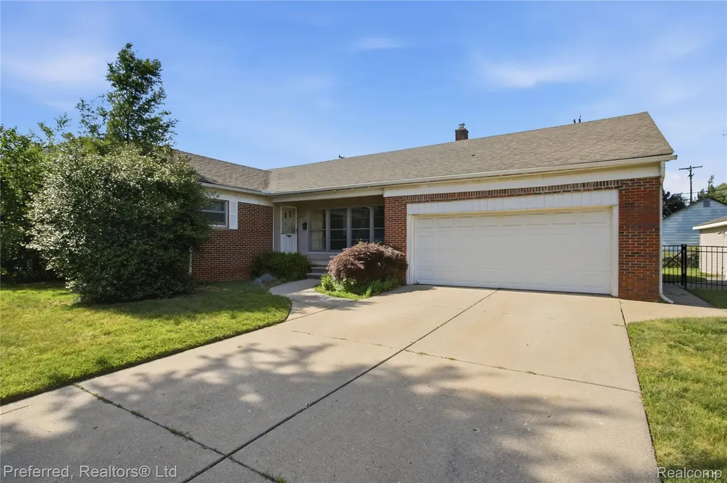 860 Palmer Street Plymouth City MI 48170