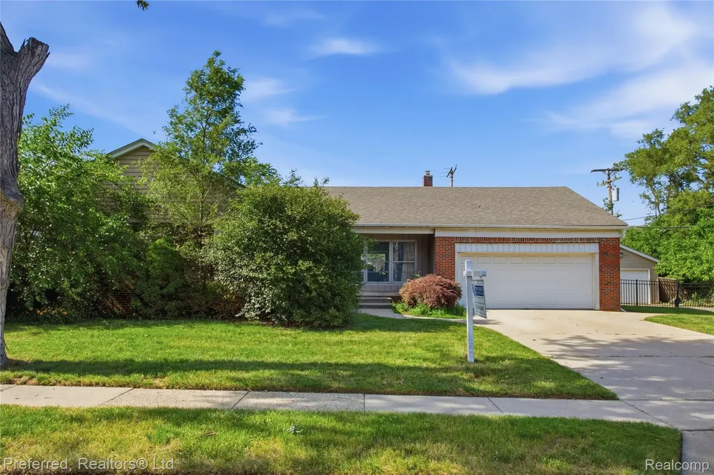 860 Palmer Street Plymouth City MI 48170