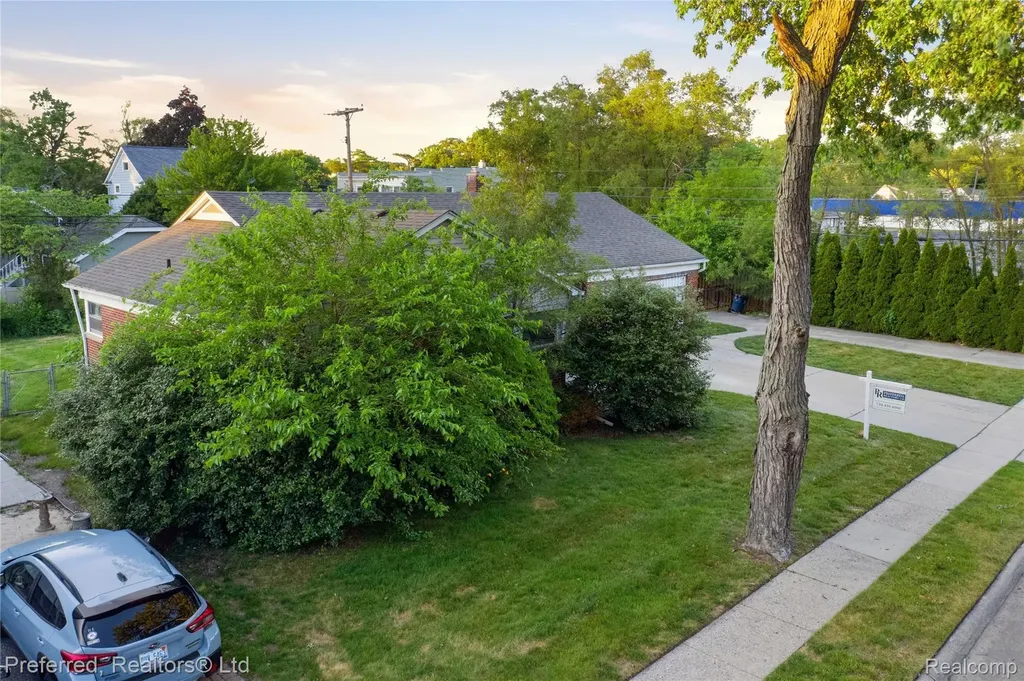 860 Palmer Street Plymouth City MI 48170
