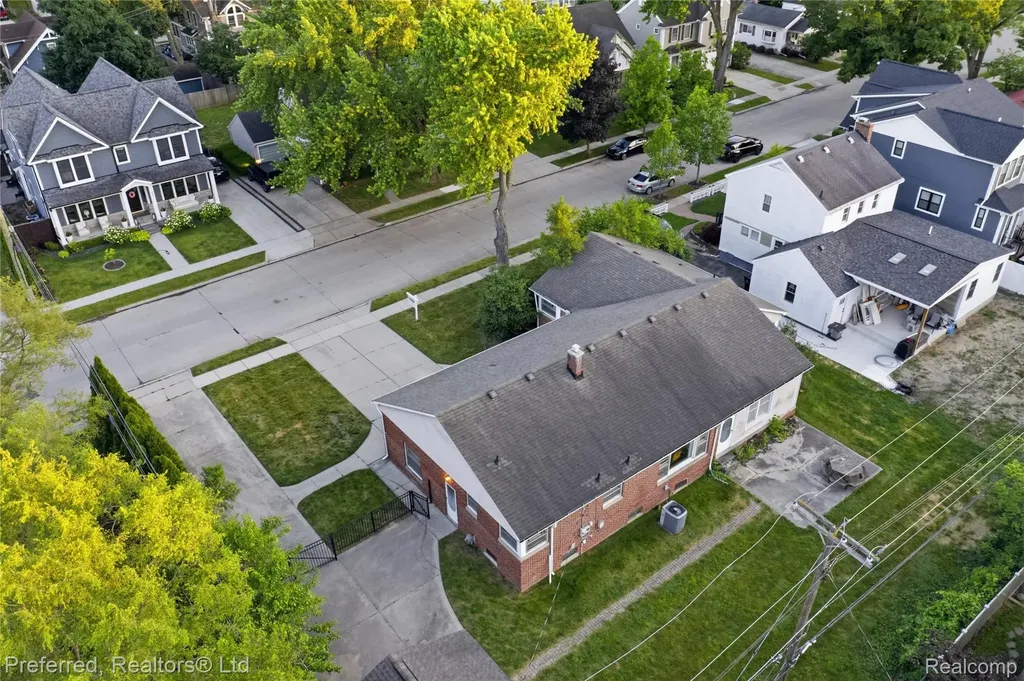 860 Palmer Street Plymouth City MI 48170