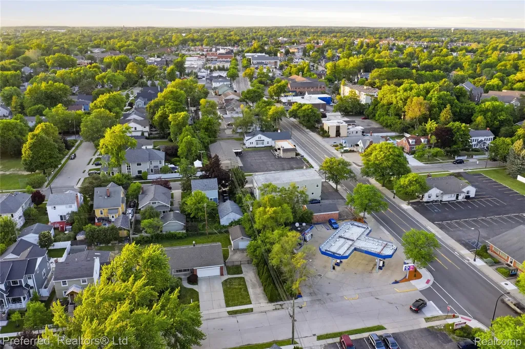 860 Palmer Street Plymouth City MI 48170