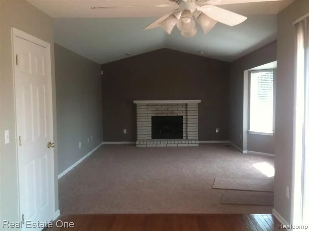 957 Meadowbrook Way Milford Charter Township MI 48381