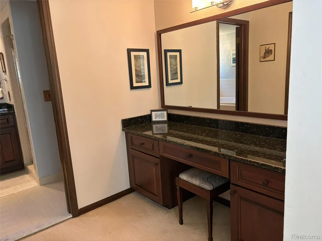 2534 Topsham Drive Rochester Hills City MI 48306