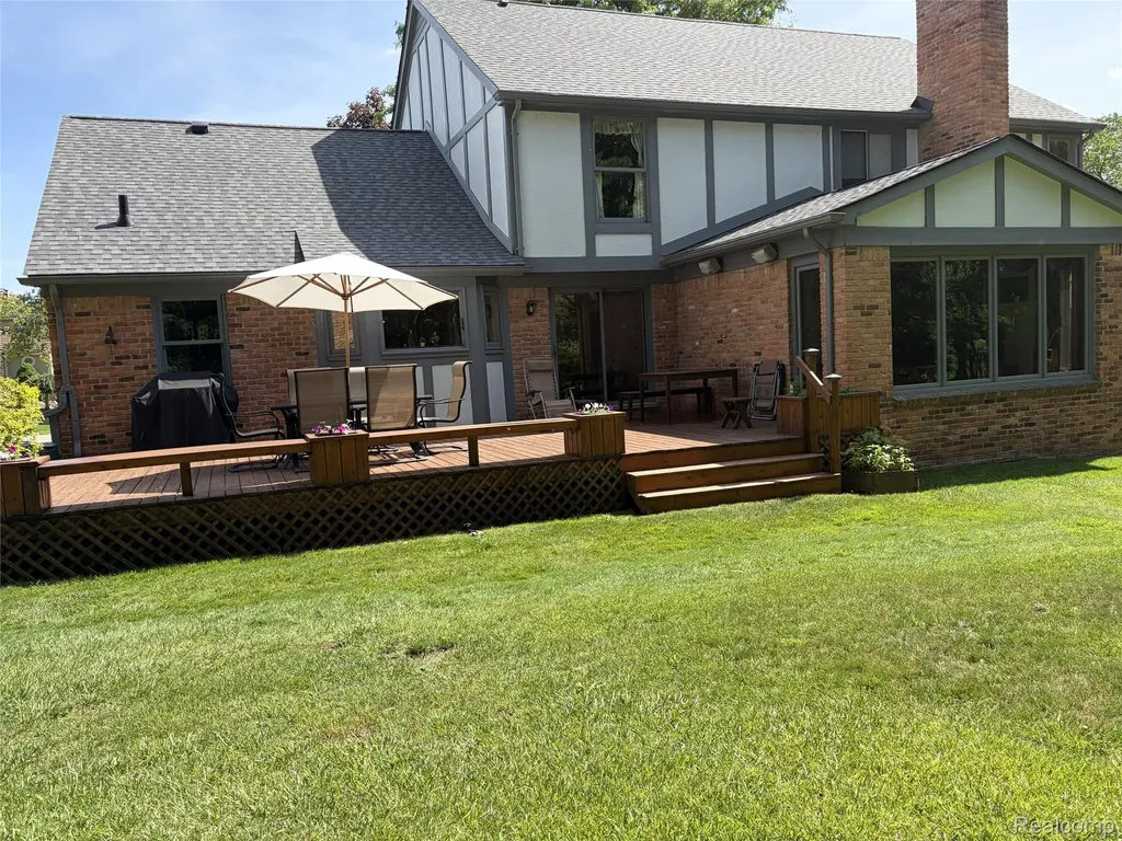 2534 Topsham Drive Rochester Hills City MI 48306