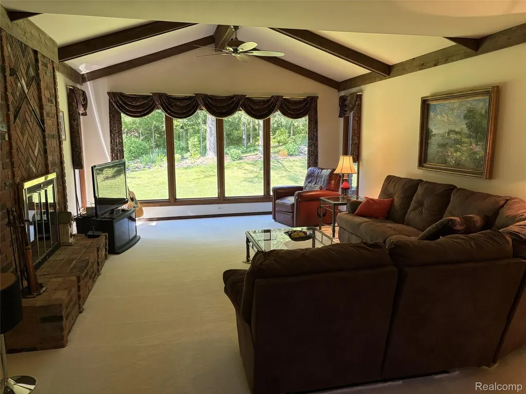 2534 Topsham Drive Rochester Hills City MI 48306