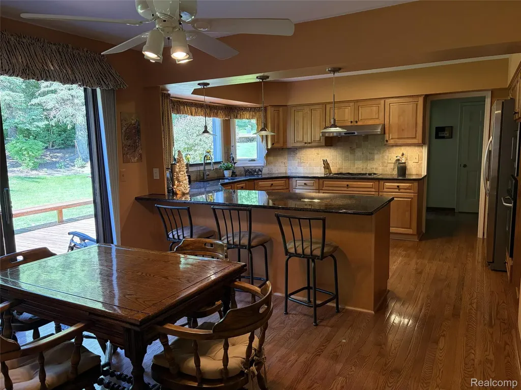 2534 Topsham Drive Rochester Hills City MI 48306