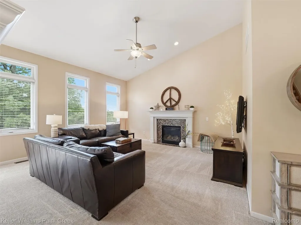 101 Willow Lake Drive Oxford Charter Township MI 48371