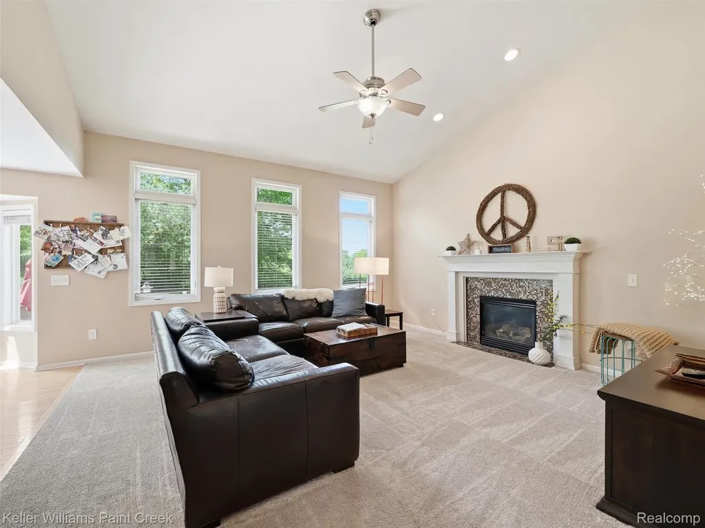 101 Willow Lake Drive Oxford Charter Township MI 48371