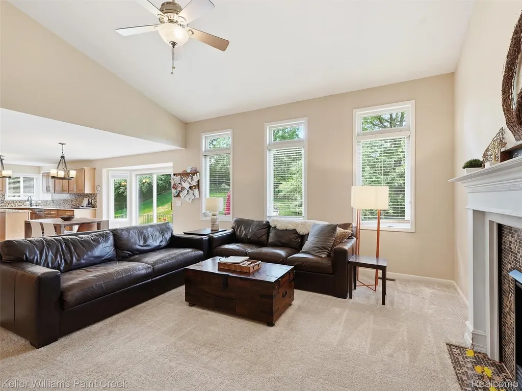 101 Willow Lake Drive Oxford Charter Township MI 48371