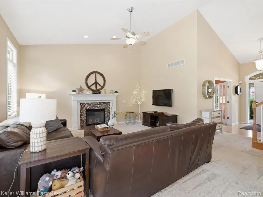 101 Willow Lake Drive Oxford Charter Township MI 48371