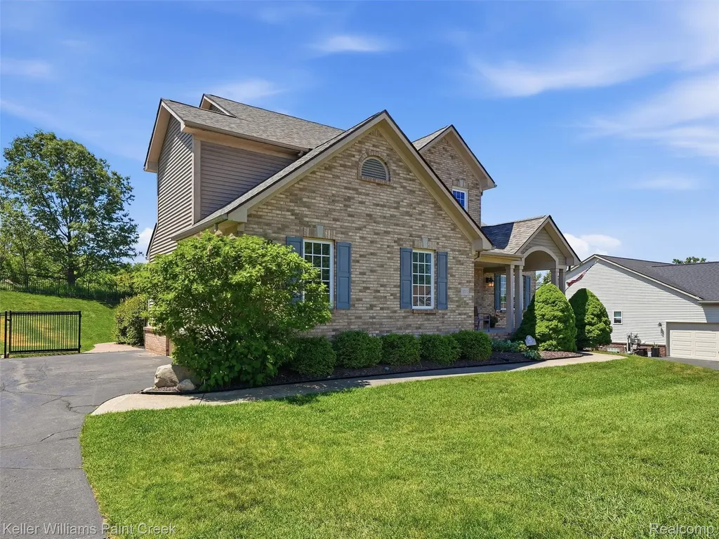 101 Willow Lake Drive Oxford Charter Township MI 48371