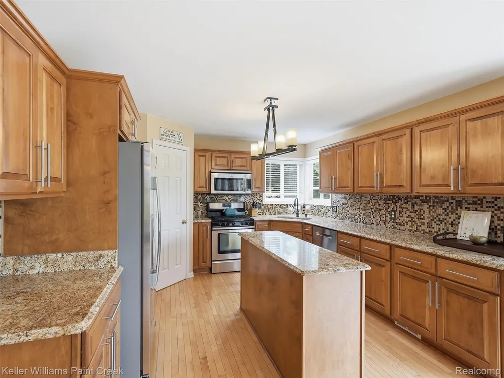 101 Willow Lake Drive Oxford Charter Township MI 48371
