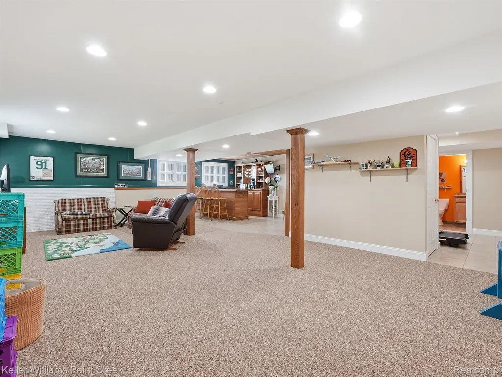 101 Willow Lake Drive Oxford Charter Township MI 48371