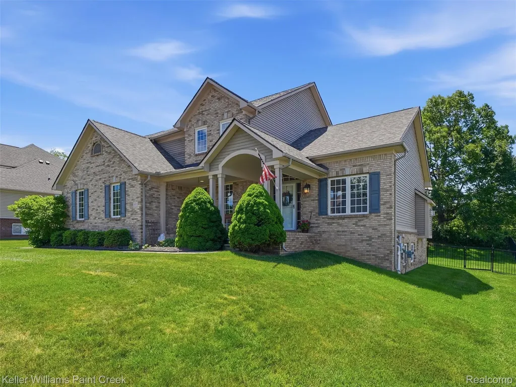 101 Willow Lake Drive Oxford Charter Township MI 48371