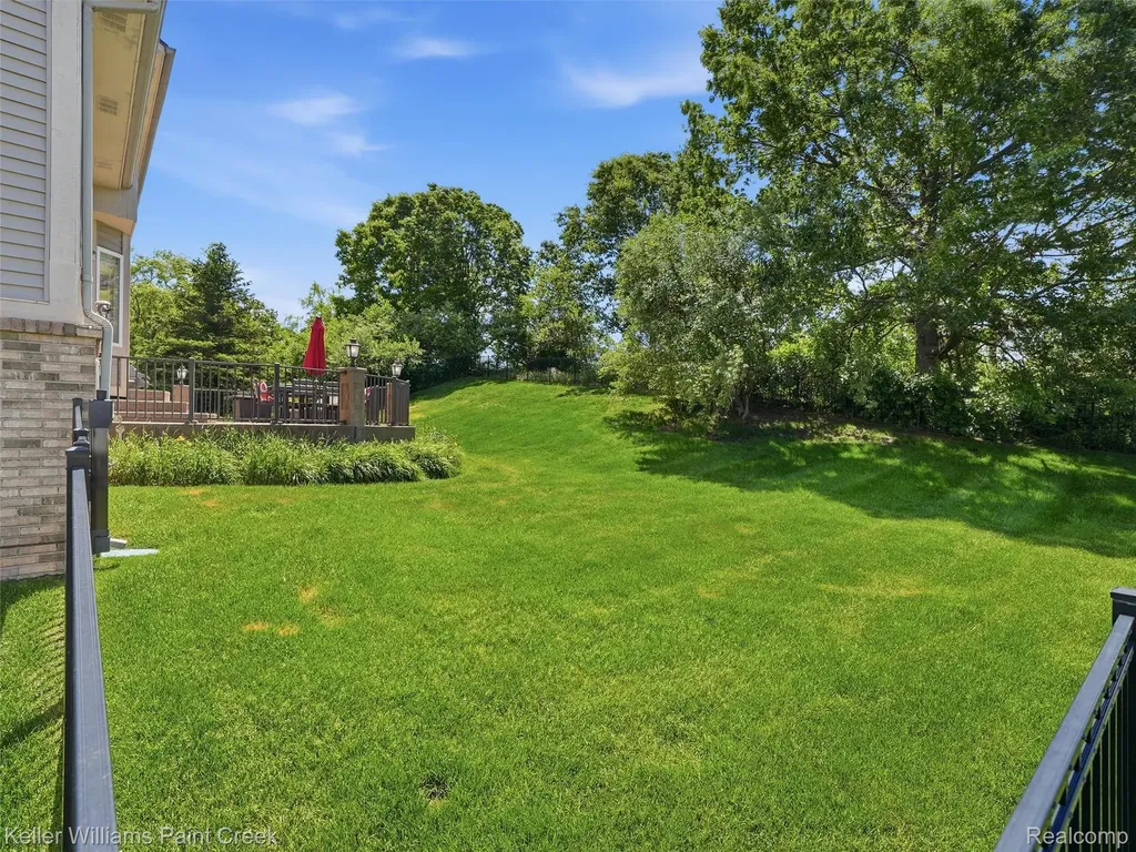 101 Willow Lake Drive Oxford Charter Township MI 48371