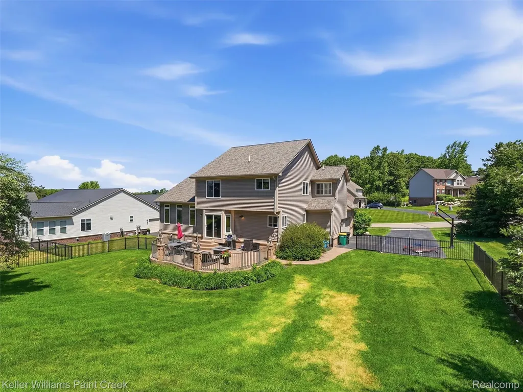 101 Willow Lake Drive Oxford Charter Township MI 48371