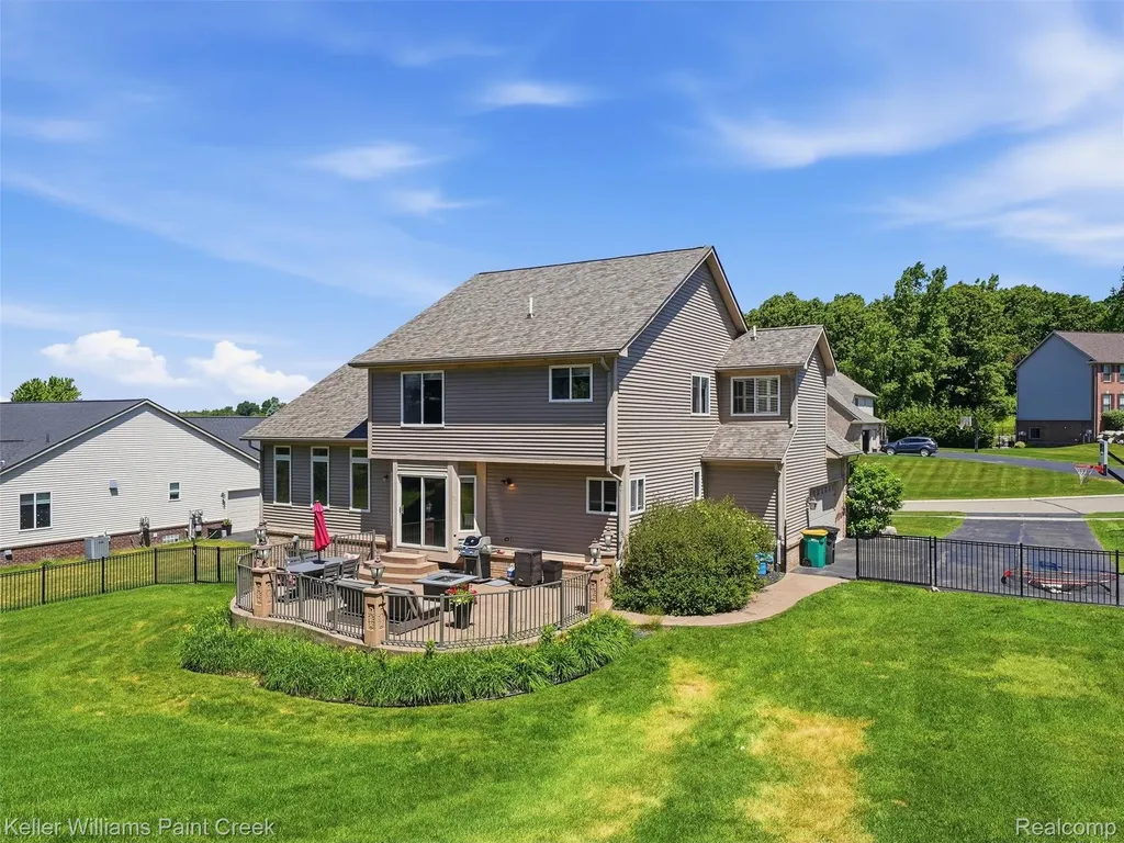 101 Willow Lake Drive Oxford Charter Township MI 48371