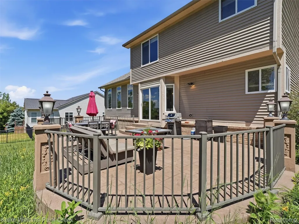 101 Willow Lake Drive Oxford Charter Township MI 48371