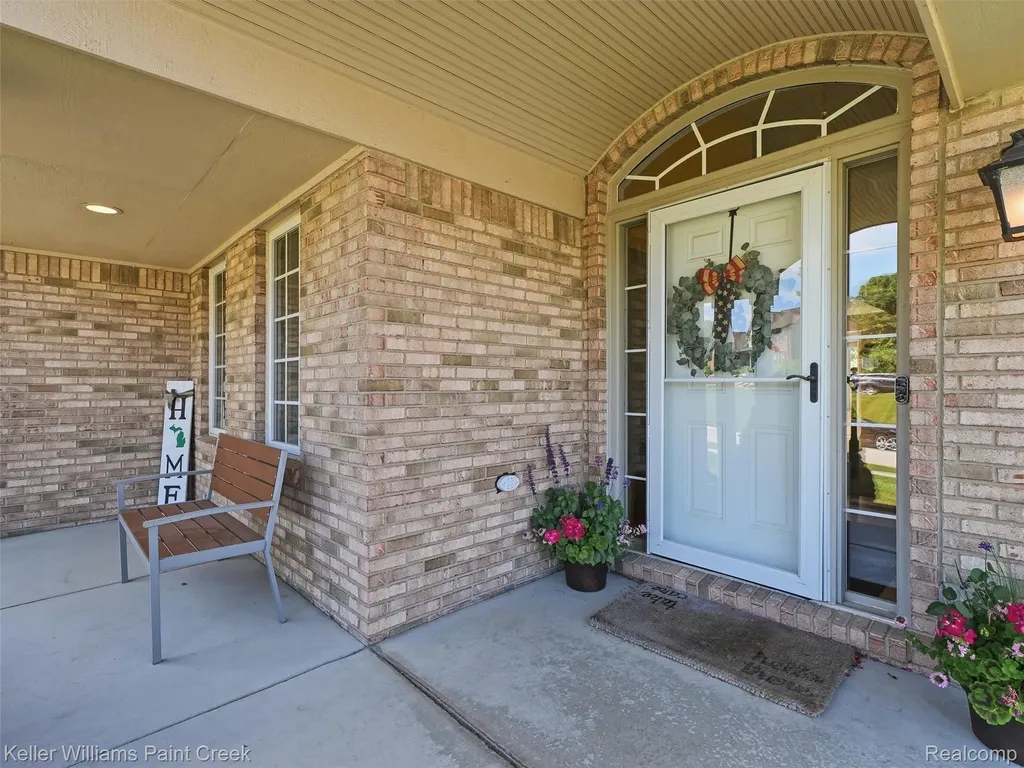 101 Willow Lake Drive Oxford Charter Township MI 48371
