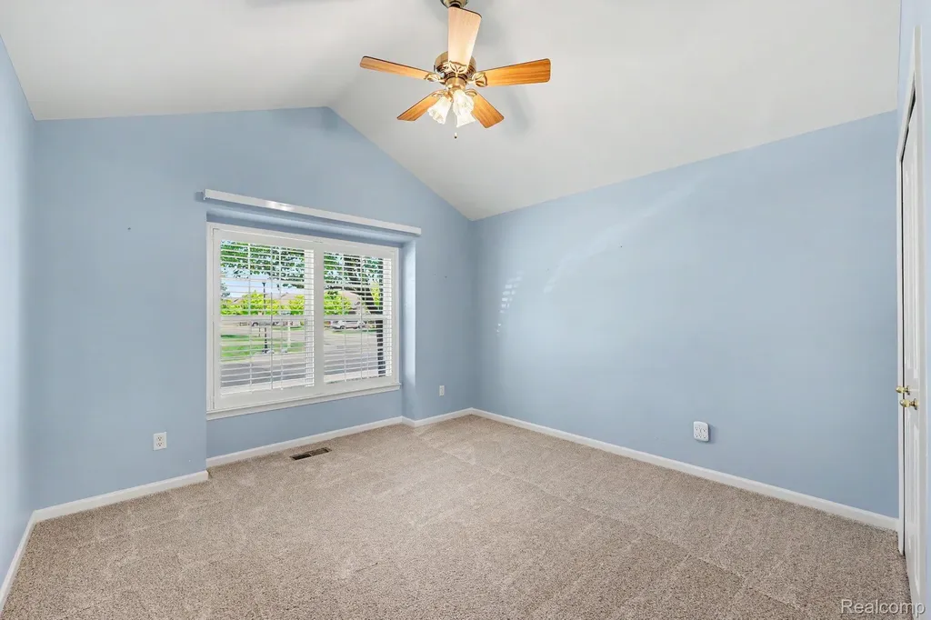 6670 Lexington Avenue S Shelby Charter Township MI 48317