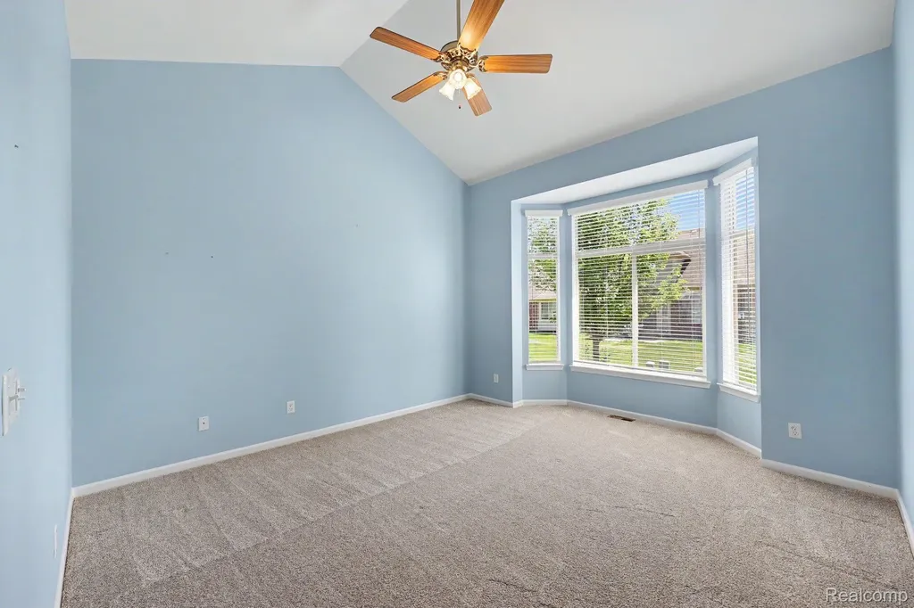 6670 Lexington Avenue S Shelby Charter Township MI 48317