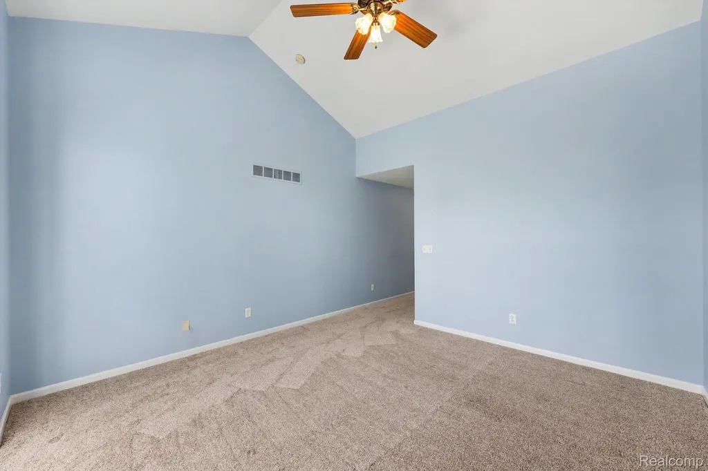 6670 Lexington Avenue S Shelby Charter Township MI 48317