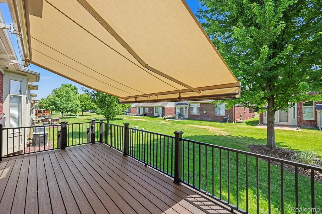 6670 Lexington Avenue S Shelby Charter Township MI 48317