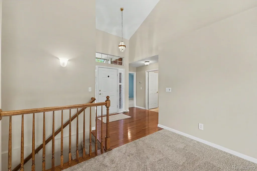 6670 Lexington Avenue S Shelby Charter Township MI 48317