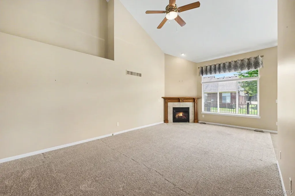 6670 Lexington Avenue S Shelby Charter Township MI 48317