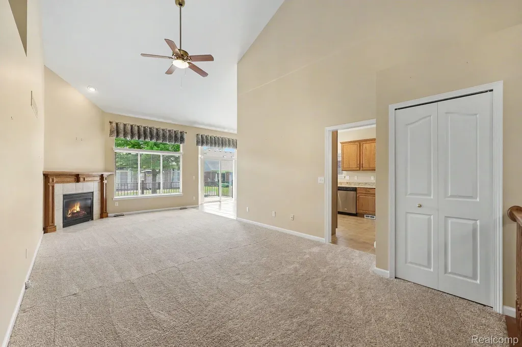 6670 Lexington Avenue S Shelby Charter Township MI 48317