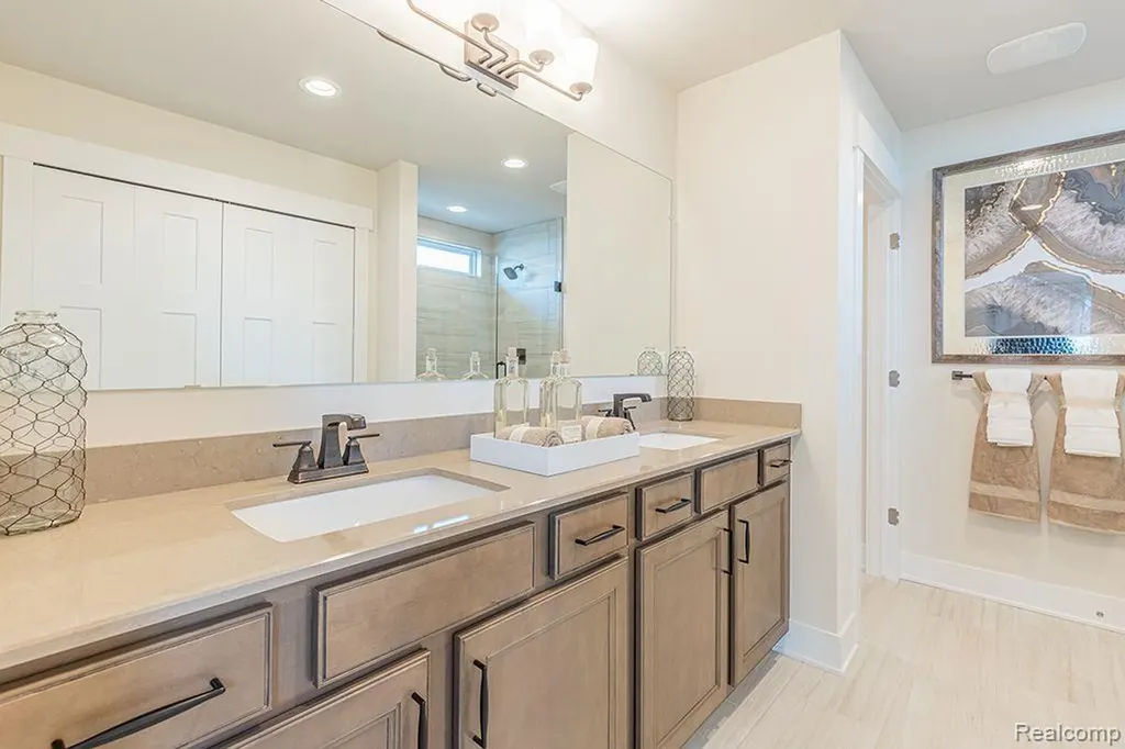 17280 Sarah Drive Macomb Township MI 48042