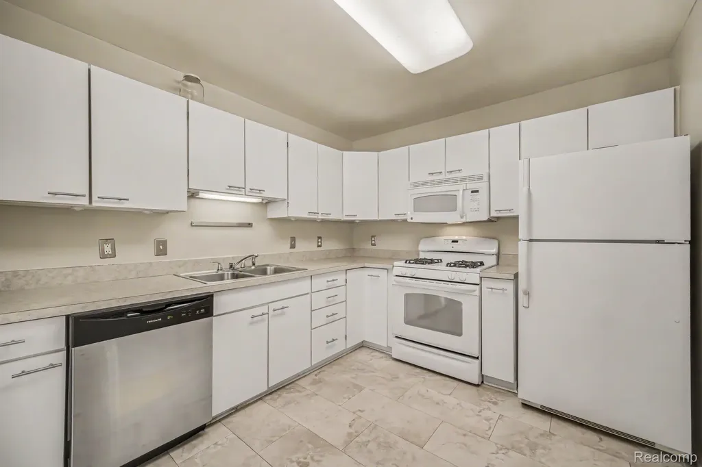 1390 Patricia Avenue Ann Arbor City MI 48103