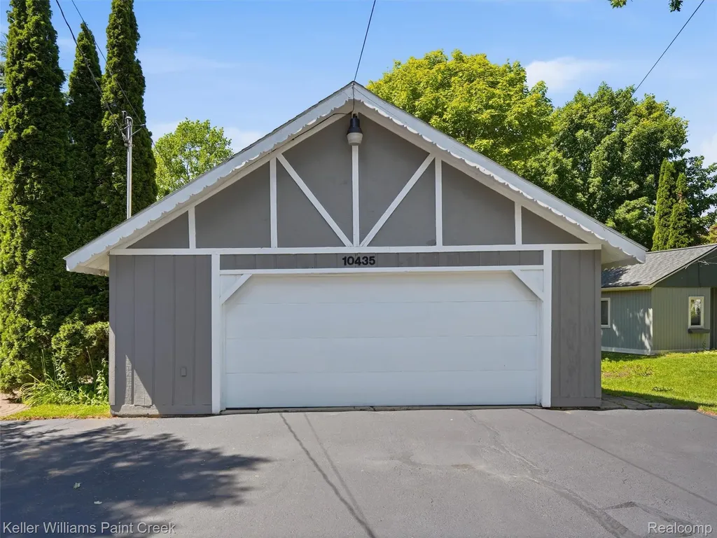 10435 Spring Street Tyrone Township MI 48430