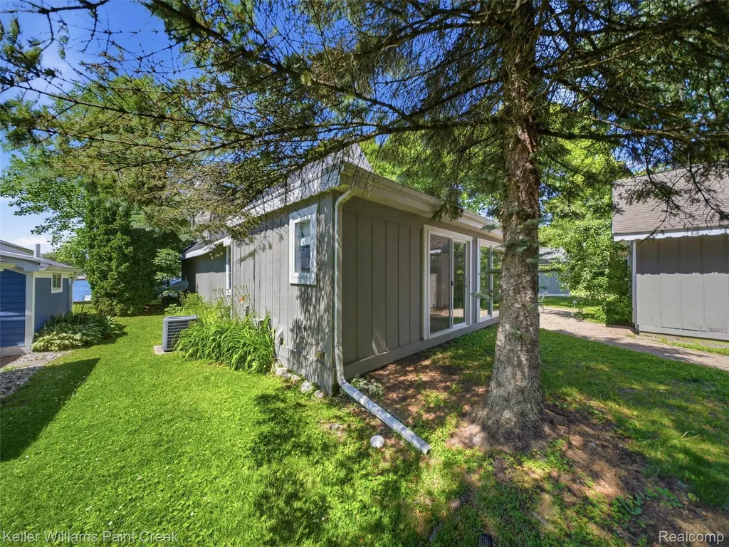 10435 Spring Street Tyrone Township MI 48430