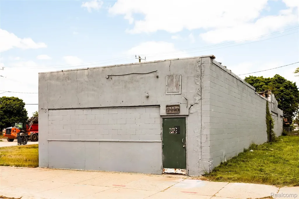 2334 Michigan Avenue Detroit City MI 48216