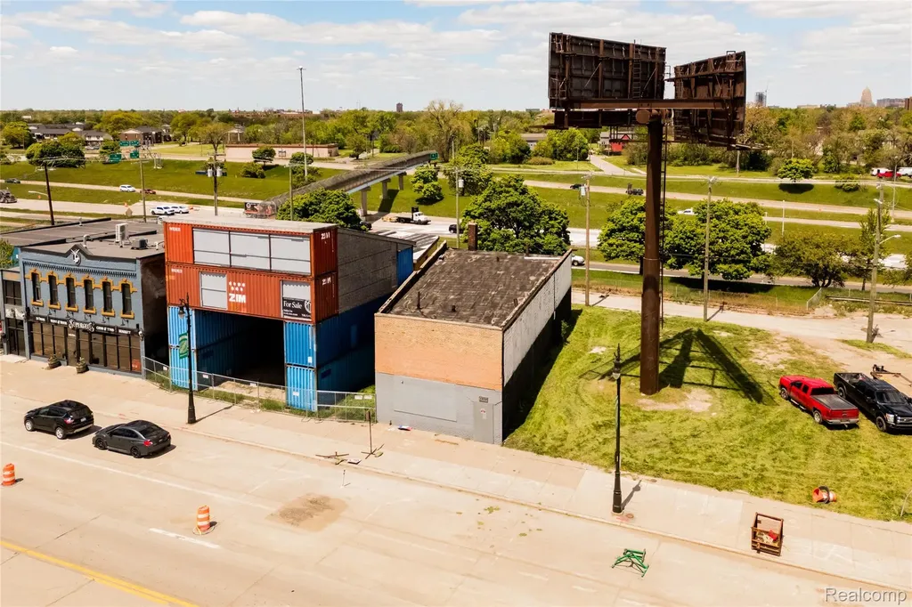 2424 Michigan Avenue Detroit City MI 48216