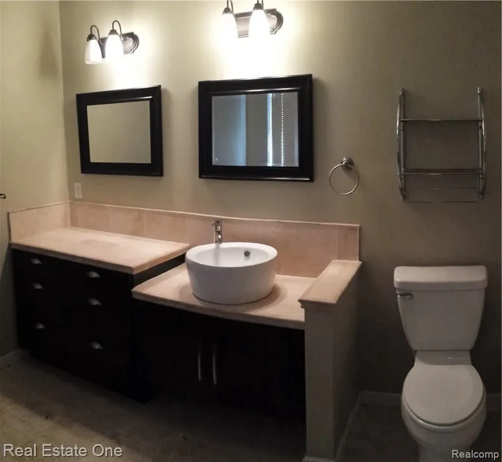 475 Dorchester Way Milford Village MI 48381