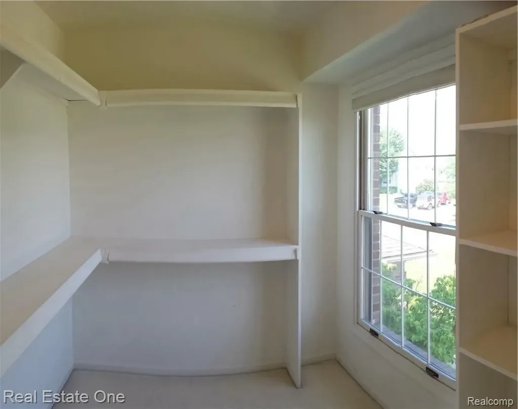 475 Dorchester Way Milford Village MI 48381