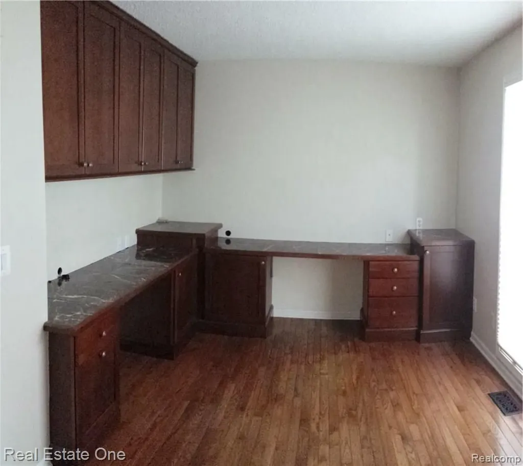 475 Dorchester Way Milford Village MI 48381