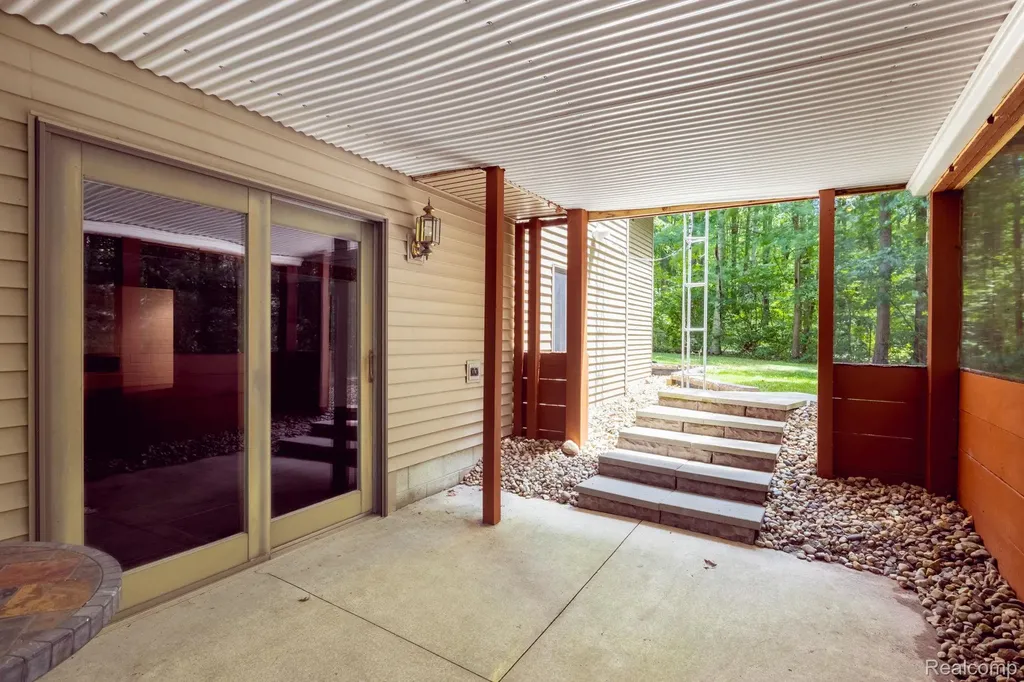 3121 Abbottsford Road Clyde Township MI 48049