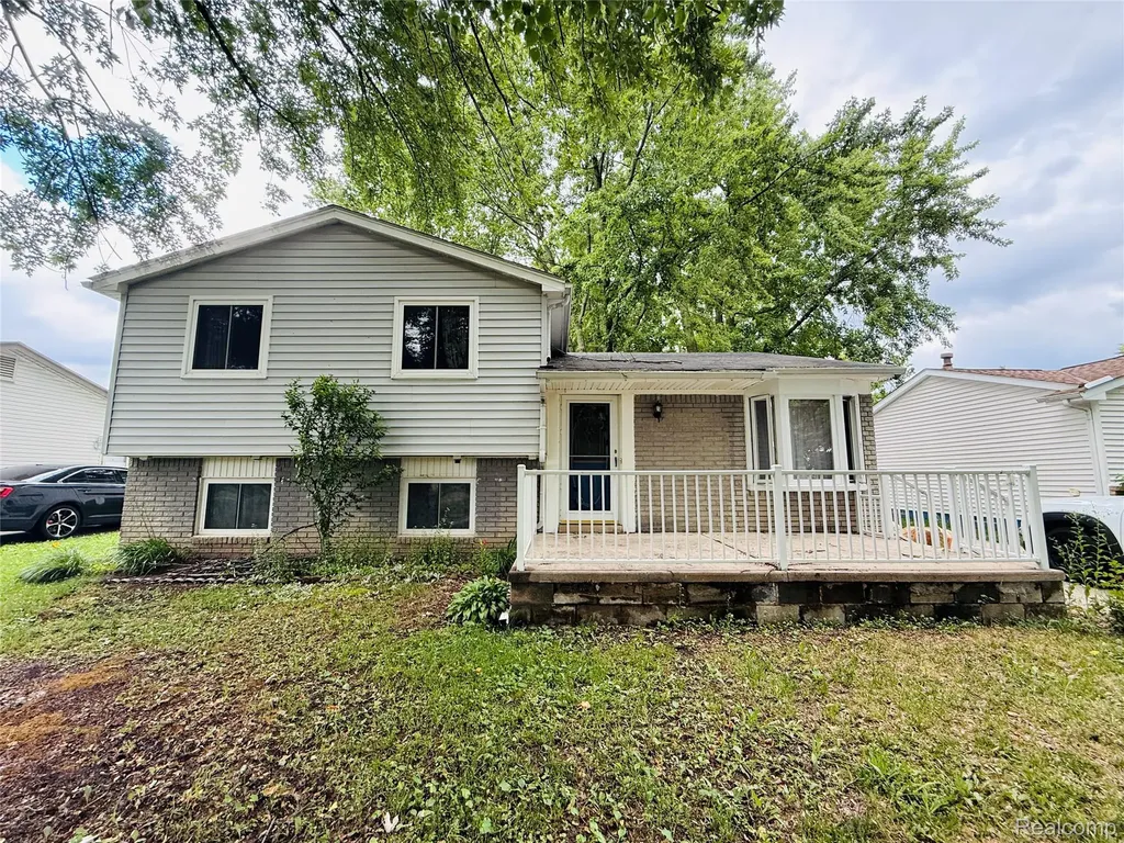 1501 Barchester Street Westland City MI 48186