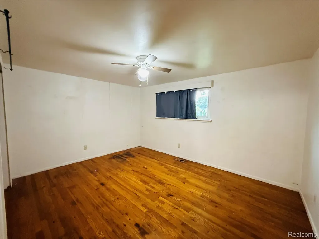 1501 Barchester Street Westland City MI 48186