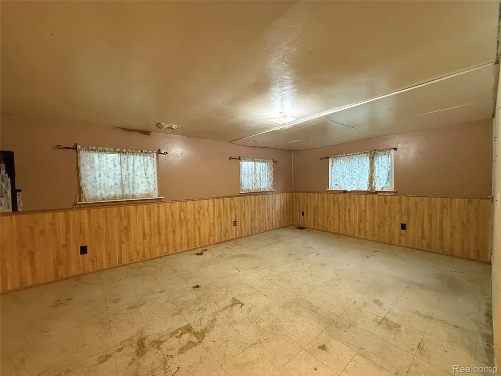 1501 Barchester Street Westland City MI 48186