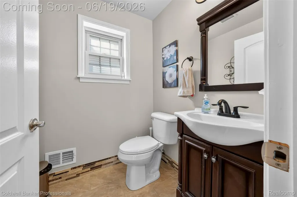 1625 Hampton Road Grosse Pointe Woods City MI 48236